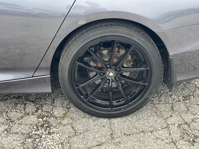 Honda Accord Sedan Vehicle Full-screen Gallery Image 12
