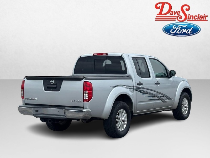 Nissan Frontier Vehicle Full-screen Gallery Image 07