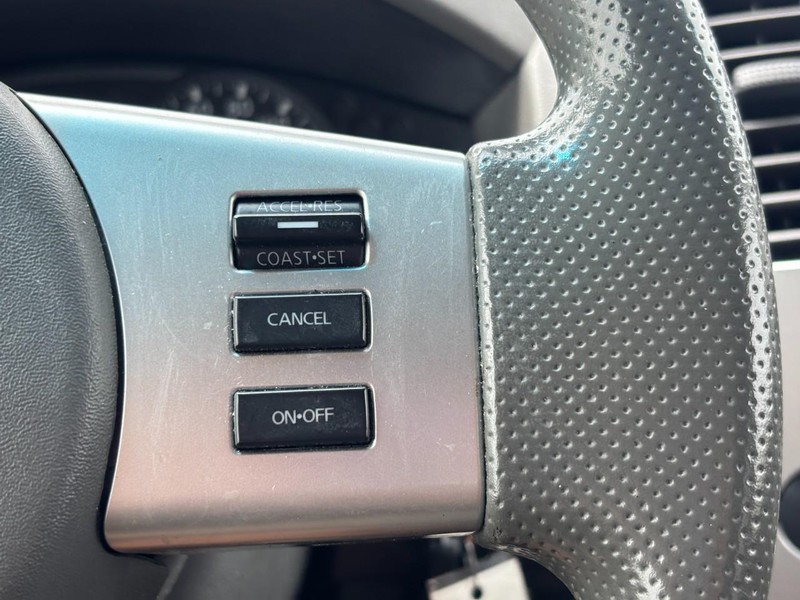 Nissan Frontier Vehicle Full-screen Gallery Image 20
