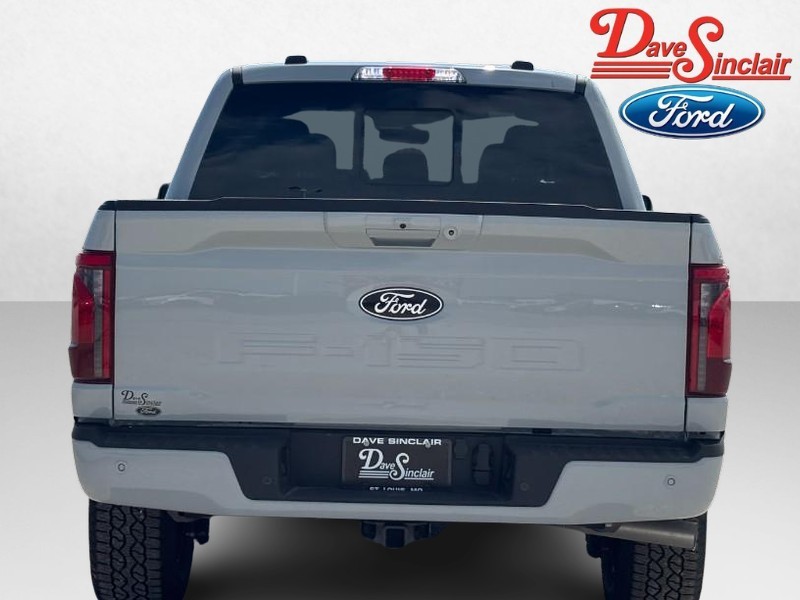Ford F-150 Vehicle Full-screen Gallery Image 08