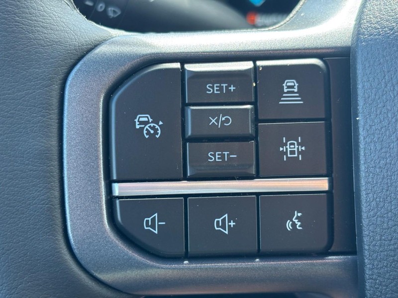 Ford F-150 Vehicle Full-screen Gallery Image 19