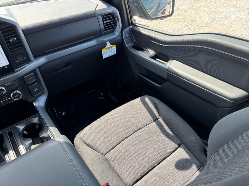 Ford F-150 Vehicle Full-screen Gallery Image 15