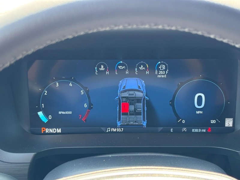Ford F-150 Vehicle Full-screen Gallery Image 21