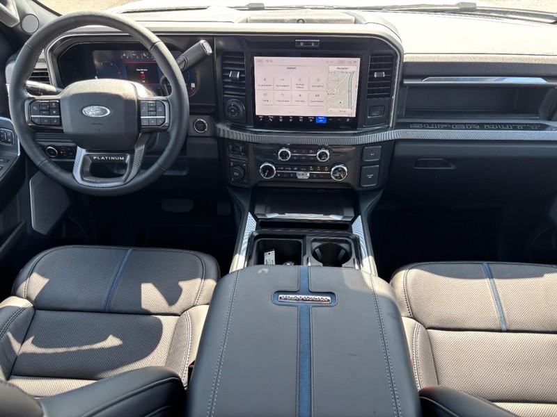 Ford Super Duty F-250 SRW Vehicle Image 14