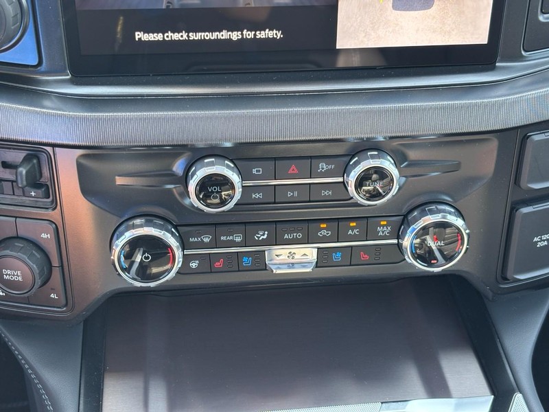 Ford Super Duty F-250 SRW Vehicle Image 24