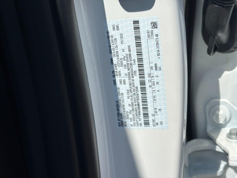 Ford Super Duty F-250 SRW Vehicle Image 25