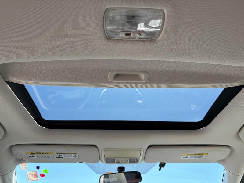Honda CR-V Vehicle Full-screen Gallery Image 14