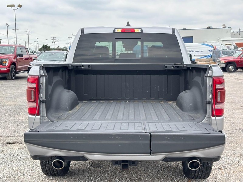 Ram 1500 Vehicle Full-screen Gallery Image 11