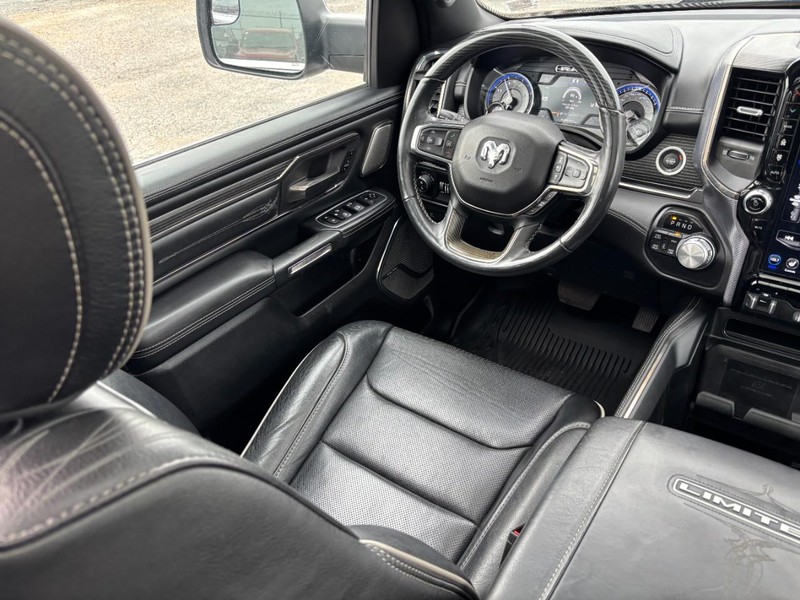 Ram 1500 Vehicle Full-screen Gallery Image 14
