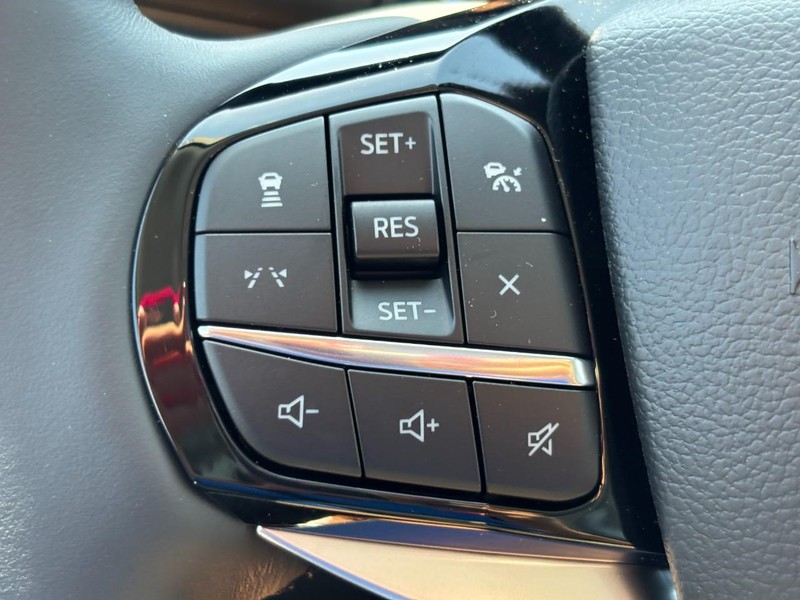 Ford Explorer Vehicle Full-screen Gallery Image 20