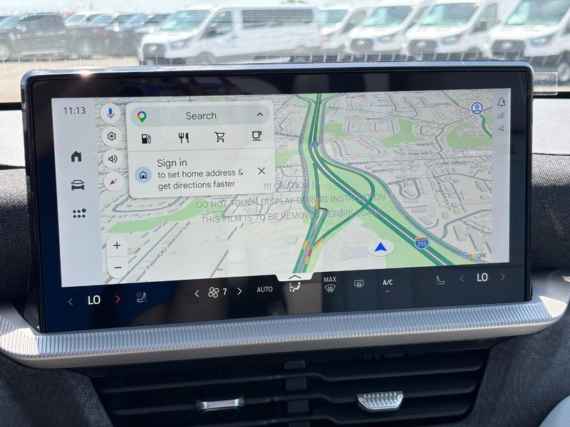 Ford Explorer Vehicle Full-screen Gallery Image 23