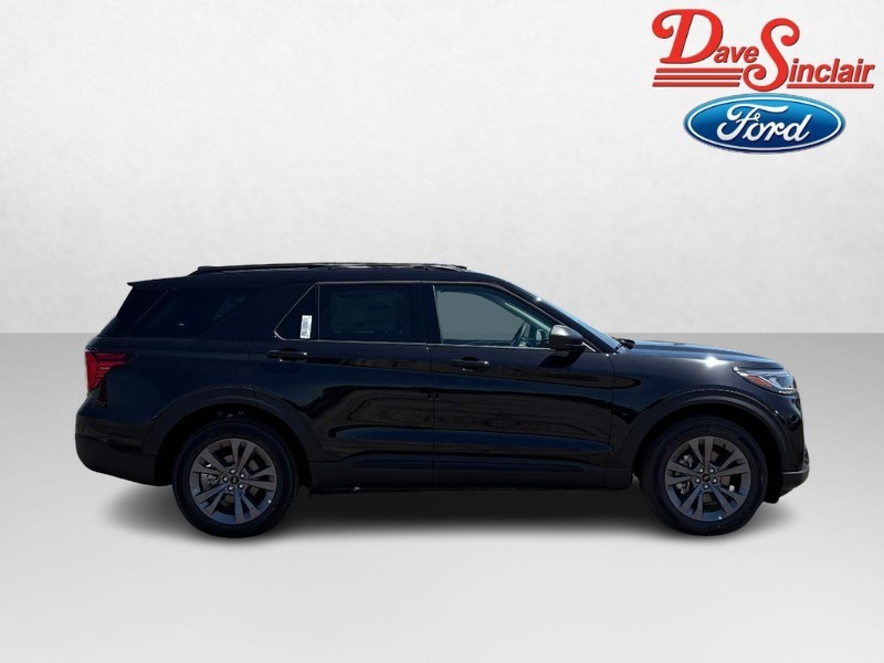 Ford Explorer Vehicle Full-screen Gallery Image 05
