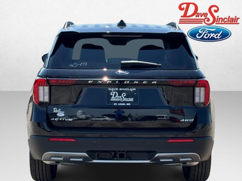 Ford Explorer Vehicle Full-screen Gallery Image 08
