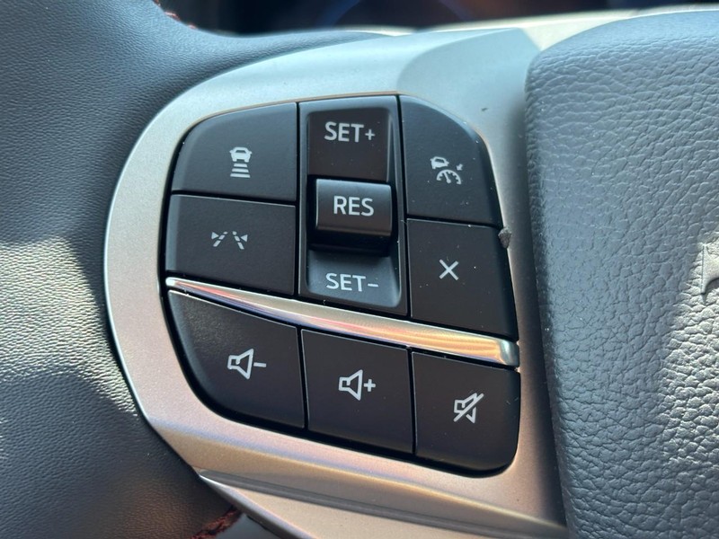 Ford Explorer Vehicle Full-screen Gallery Image 20