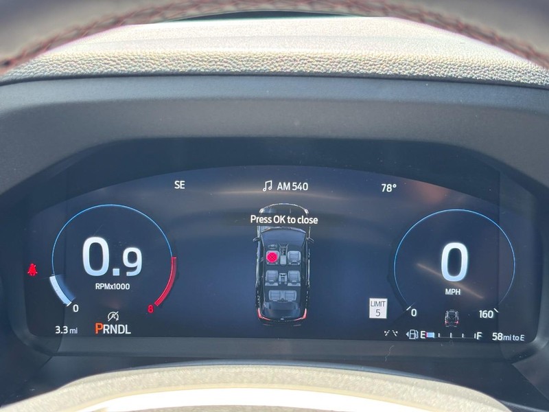 Ford Explorer Vehicle Full-screen Gallery Image 22