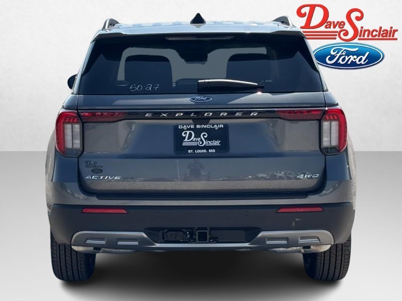 Ford Explorer Vehicle Full-screen Gallery Image 08