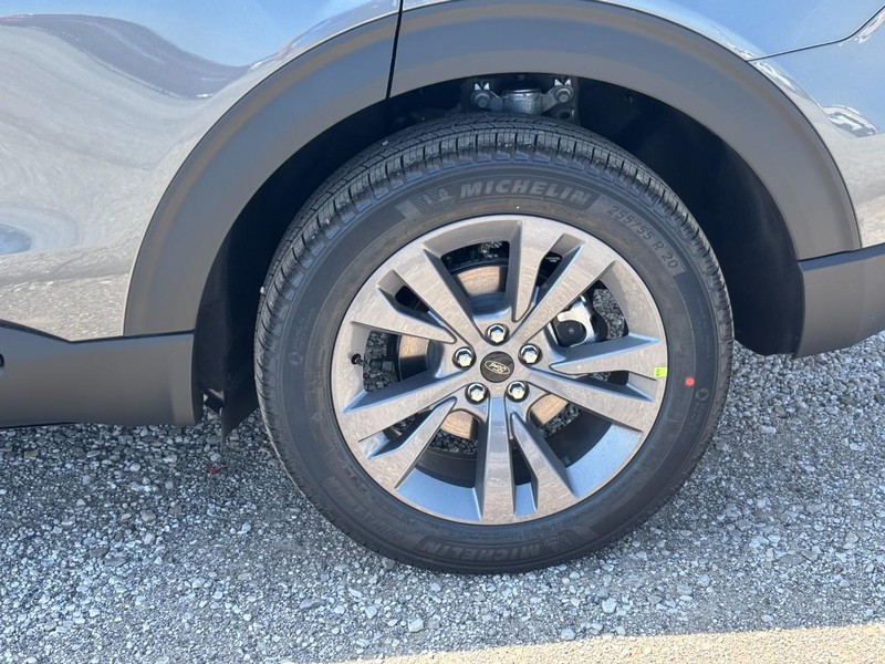 Ford Explorer Vehicle Full-screen Gallery Image 11