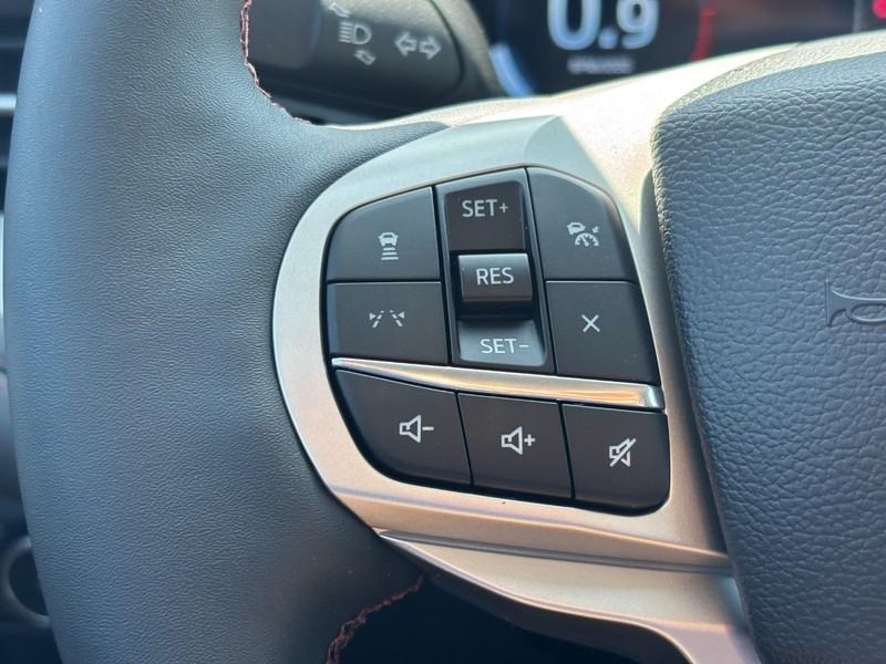 Ford Explorer Vehicle Full-screen Gallery Image 19