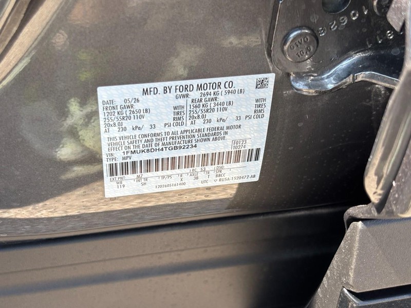 Ford Explorer Vehicle Full-screen Gallery Image 25