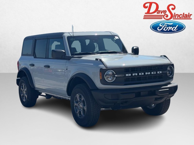 Ford Bronco Vehicle Full-screen Gallery Image 04