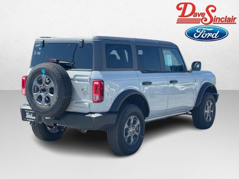Ford Bronco Vehicle Full-screen Gallery Image 07