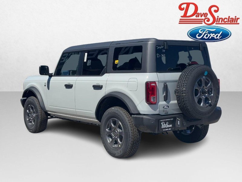 Ford Bronco Vehicle Full-screen Gallery Image 09