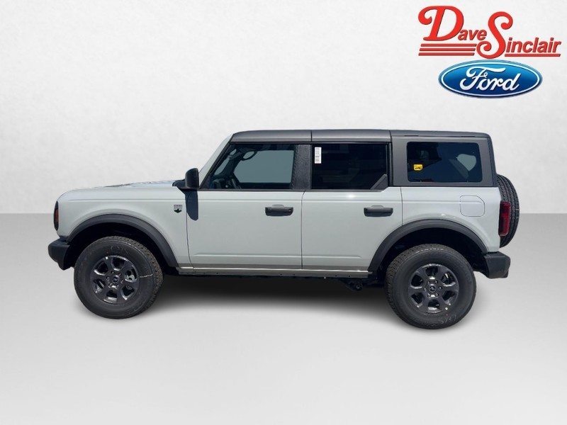 Ford Bronco Vehicle Full-screen Gallery Image 10