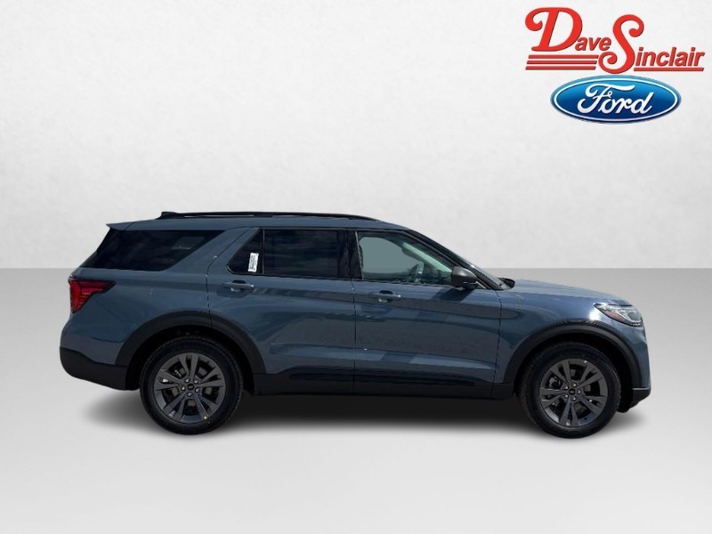 Ford Explorer Vehicle Full-screen Gallery Image 05