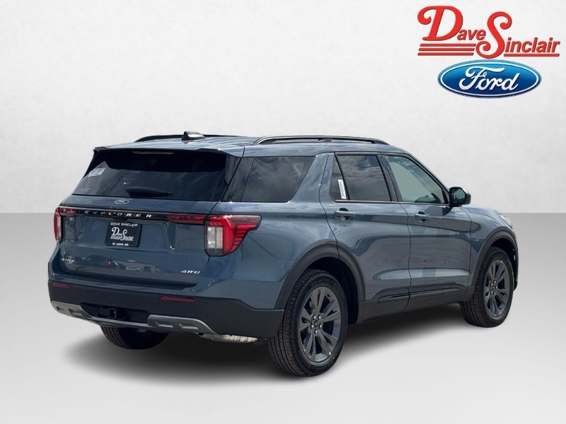 Ford Explorer Vehicle Full-screen Gallery Image 07