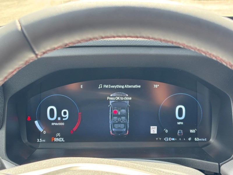 Ford Explorer Vehicle Full-screen Gallery Image 21