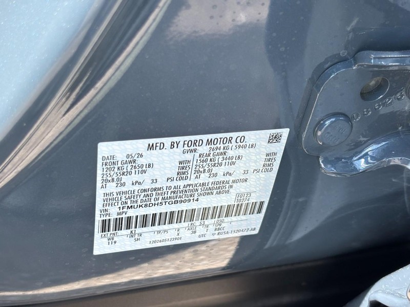 Ford Explorer Vehicle Full-screen Gallery Image 26