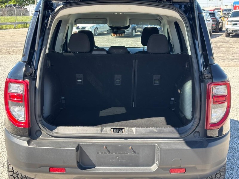 Ford Bronco Sport Vehicle Full-screen Gallery Image 11