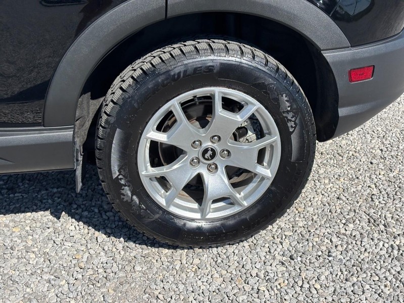 Ford Bronco Sport Vehicle Full-screen Gallery Image 12