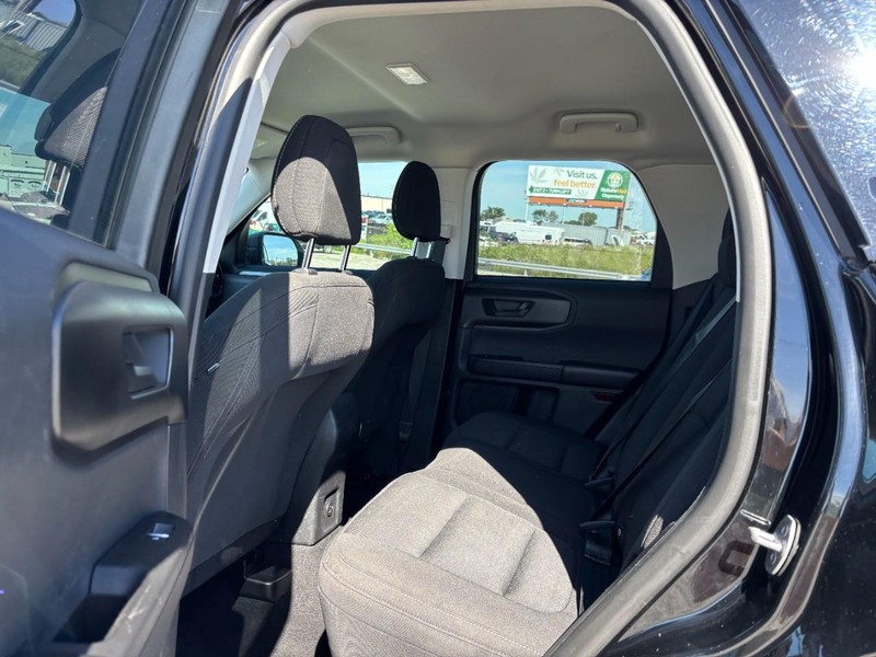 Ford Bronco Sport Vehicle Full-screen Gallery Image 13
