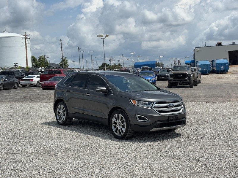 Ford Edge Vehicle Full-screen Gallery Image 03