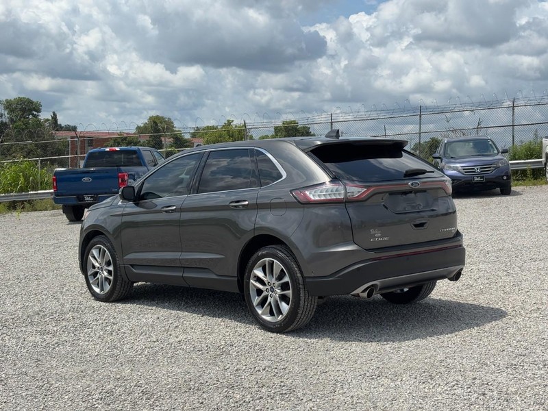 Ford Edge Vehicle Full-screen Gallery Image 07