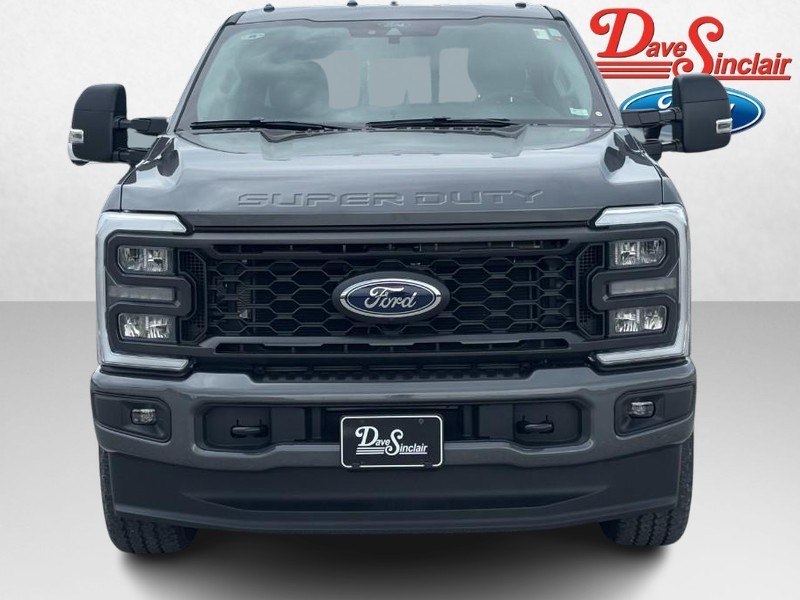 Ford Super Duty F-250 SRW Vehicle Image 02