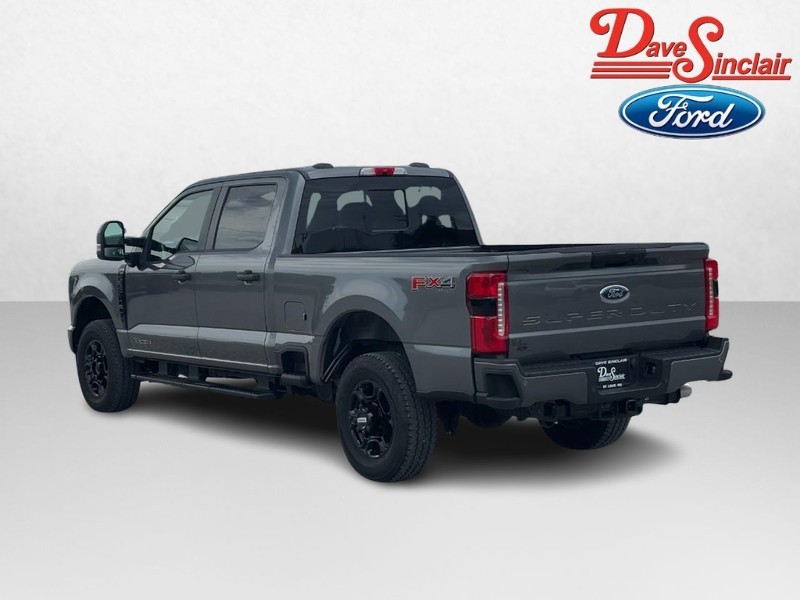 Ford Super Duty F-250 SRW Vehicle Image 09