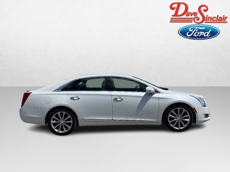 Cadillac XTS Vehicle Full-screen Gallery Image 05