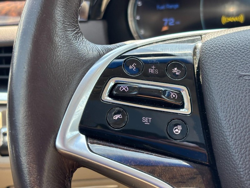 Cadillac XTS Vehicle Full-screen Gallery Image 19