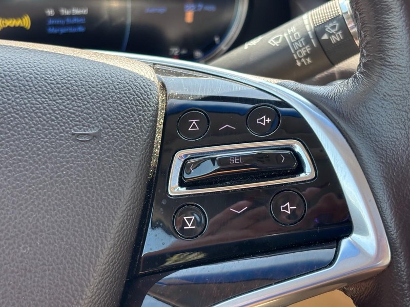 Cadillac XTS Vehicle Full-screen Gallery Image 20