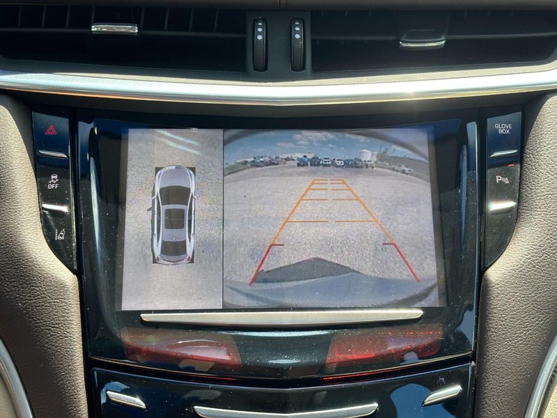 Cadillac XTS Vehicle Full-screen Gallery Image 23