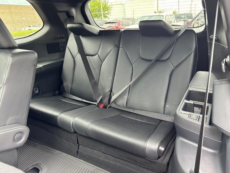Lexus TX Vehicle Full-screen Gallery Image 13