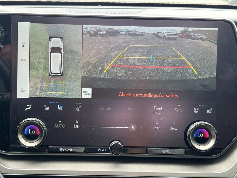Lexus TX Vehicle Full-screen Gallery Image 25