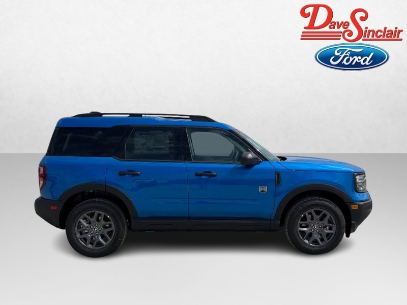 Ford Bronco Sport Vehicle Full-screen Gallery Image 05