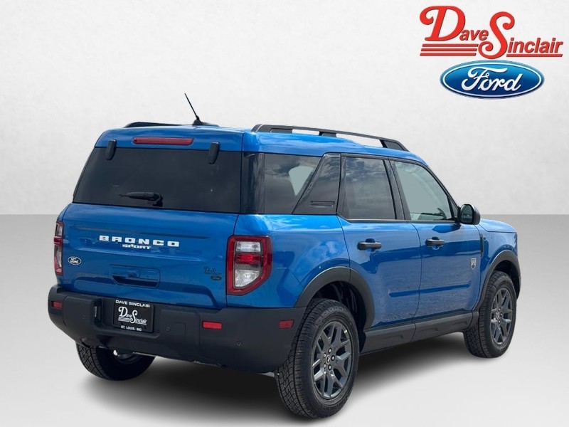 Ford Bronco Sport Vehicle Full-screen Gallery Image 07