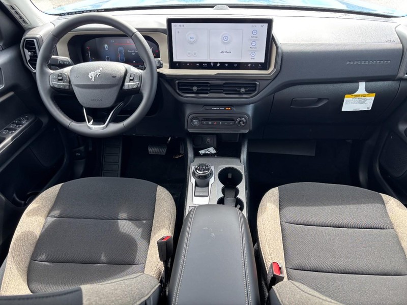 Ford Bronco Sport Vehicle Full-screen Gallery Image 14