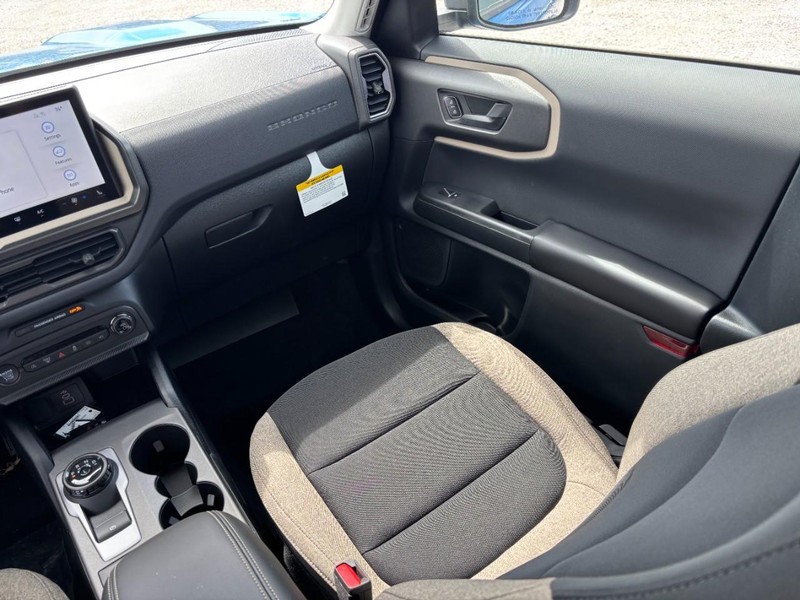 Ford Bronco Sport Vehicle Full-screen Gallery Image 15