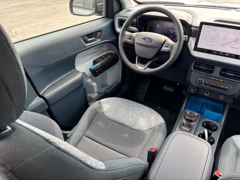 Ford Maverick Vehicle Full-screen Gallery Image 13