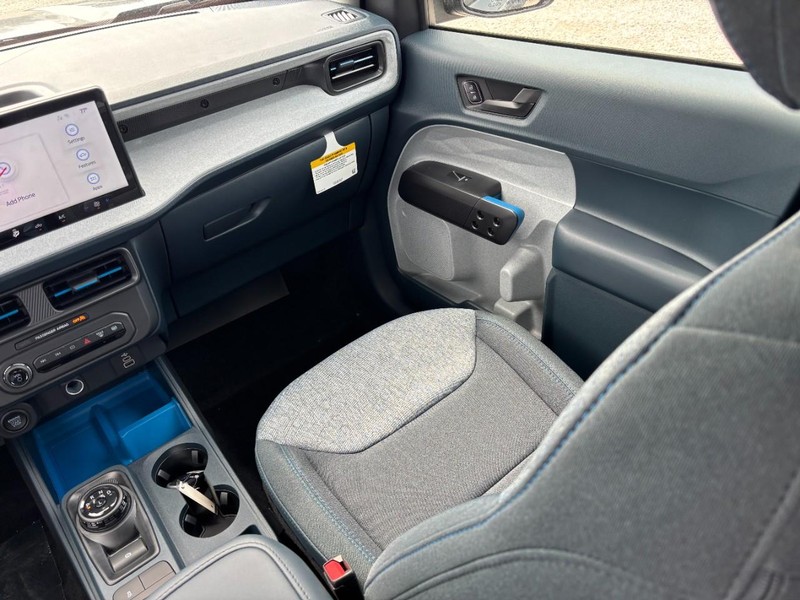 Ford Maverick Vehicle Full-screen Gallery Image 15